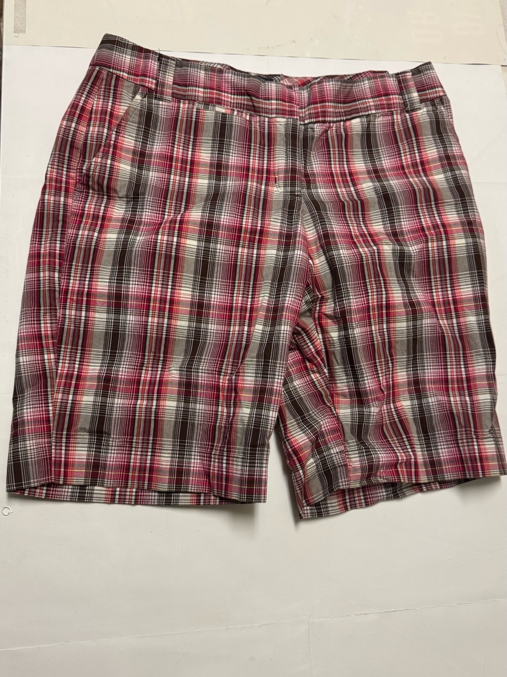 Izod Women's Red, Brown & White Plaid Preppy High-Waist Summer Shorts size 6